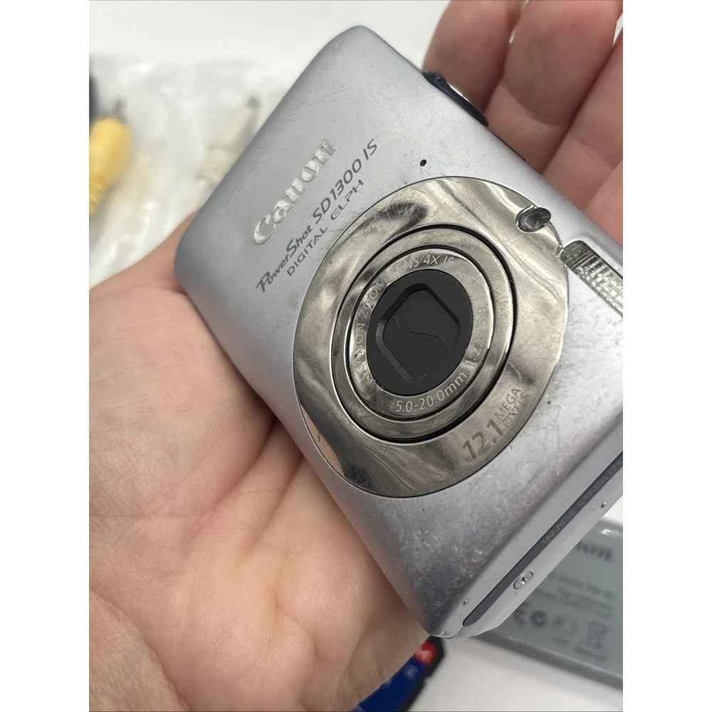 Canon PowerShot SD1300 IS 12.1MP Digital Camera Bundle Battery Charger SD Tested